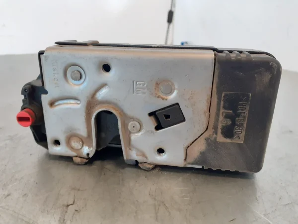 Cerradura puerta trasera izquierda opel zafira a 24414134 - Imagen 4