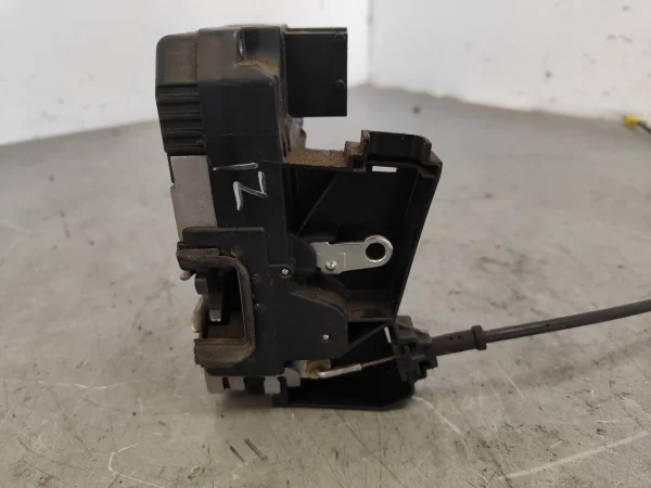 Cerradura puerta delantera izquierda renault trafic ii furgón 8200008246 - Imagen 2