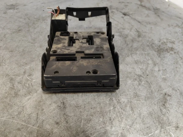 Caja reles / fusibles renault megane i scenic (ja0) 7702397929 - Imagen 3