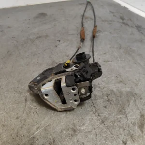 Cerradura puerta trasera izquierda