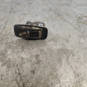 Mando elevalunas trasero derecho   848100f010