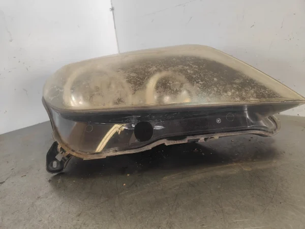 Faro derecho opel astra h berlina - Imagen 2