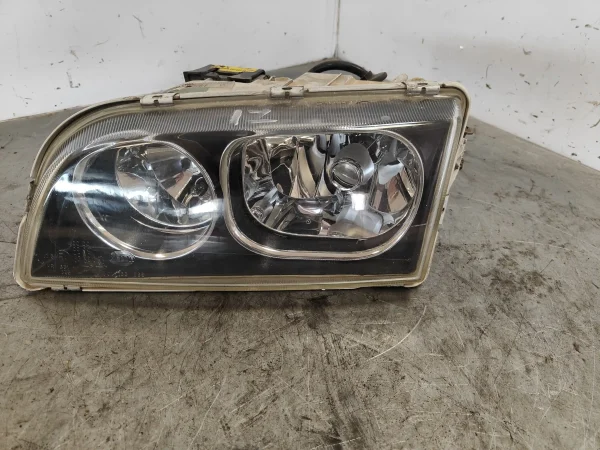 Faro izquierdo volvo v40 familiar 30899884