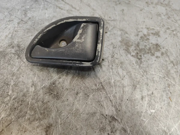 Maneta interior delantera derecha renault kangoo i (f/kc0) 8200247803