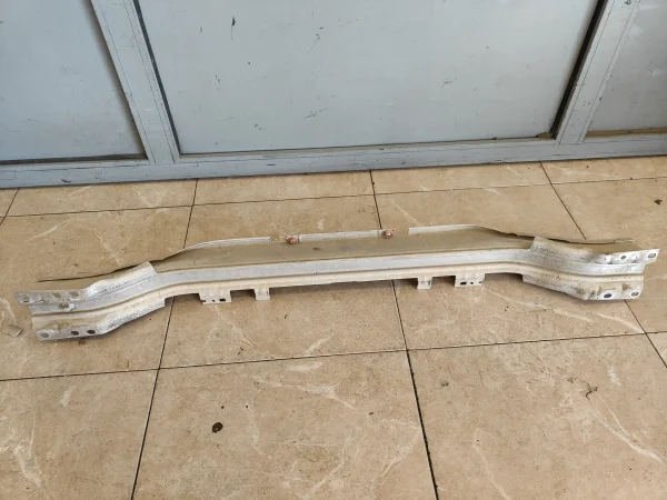 Refuerzo paragolpes trasero opel astra h berlina 13125147 - Imagen 2