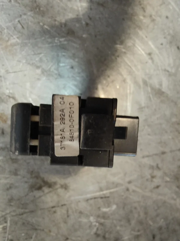 Mando elevalunas delantero derecho   848100f010 - Imagen 3