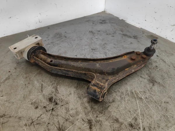 Brazo suspension delantero izquierdo
