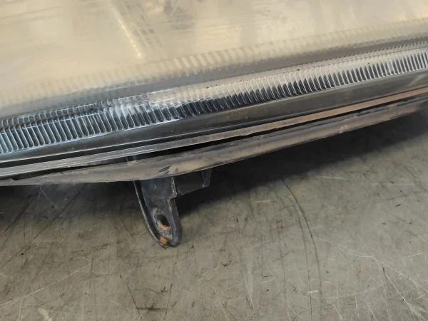 Faro derecho opel vectra b berlina 90586845 - Imagen 2