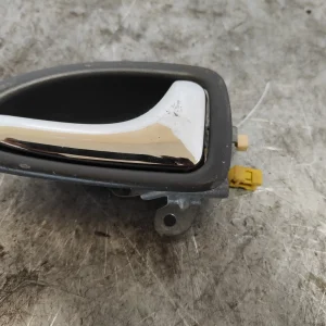 Maneta interior trasera derecha volvo v40 familiar