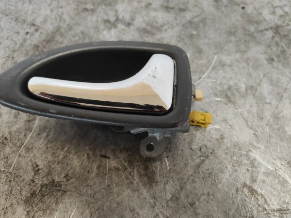Maneta interior trasera derecha volvo v40 familiar