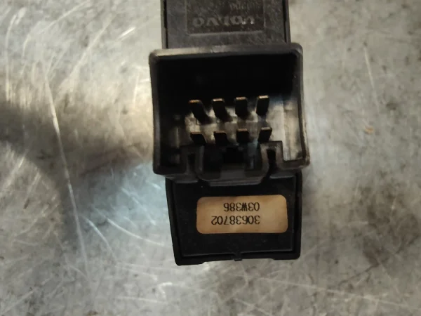 Mando elevalunas delantero derecho volvo v40 familiar 30638702 - Imagen 3