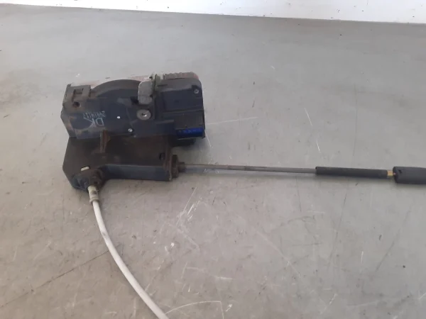 Cerradura puerta delantera derecha opel zafira a 24414117 - Imagen 2