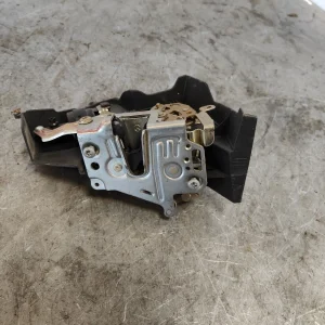 Cerradura puerta trasera derecha mercedes-benz clase e (bm 210) berlina