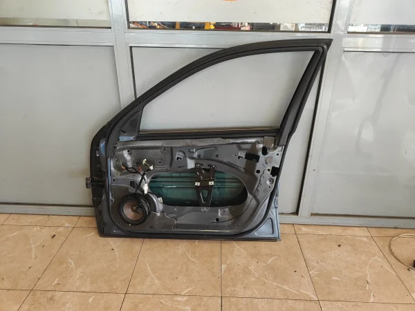 Puerta delantera derecha mercedes-benz clase e (bm 211) berlina - Imagen 4