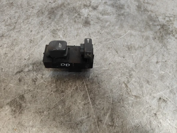 Mando elevalunas delantero derecho volvo v40 familiar 30638702 - Imagen 2