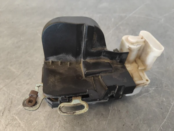 Cerradura puerta delantera derecha alfa romeo 147 (190)
