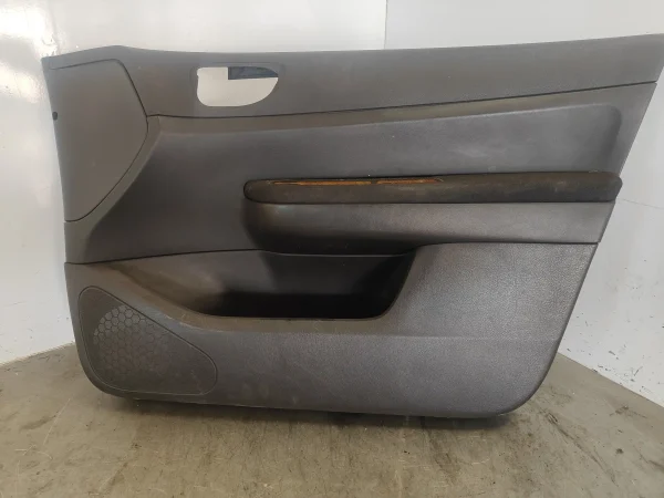 Guarnecido puerta delantera derecha peugeot 307 berlina (s2)