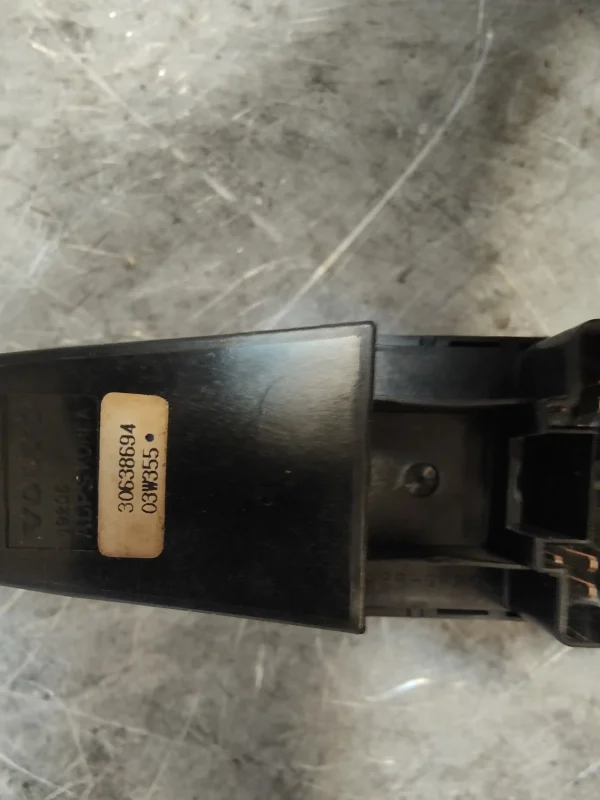 Mando elevalunas delantero izquierdo volvo v40 familiar 30638694 - Imagen 3