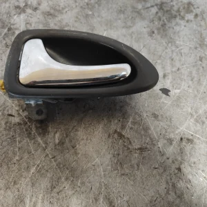 Maneta interior delantera izquierda volvo v40 familiar