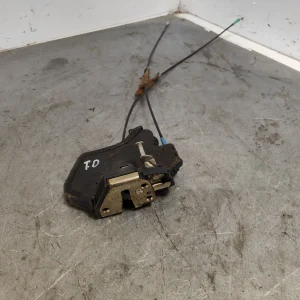 Cerradura puerta trasera derecha