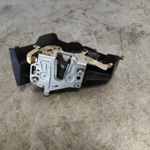 Cerradura puerta trasera izquierda mercedes-benz clase e (bm 210) berlina