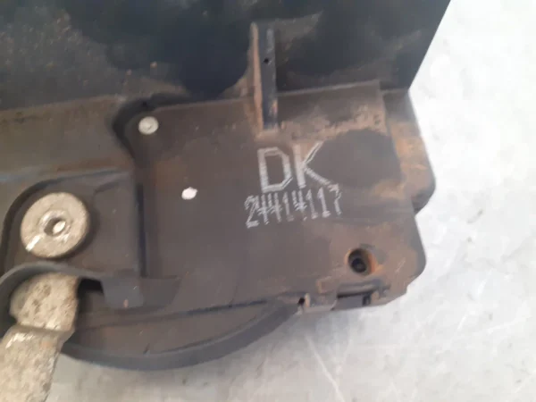 Cerradura puerta delantera derecha opel zafira a 24414117 - Imagen 3
