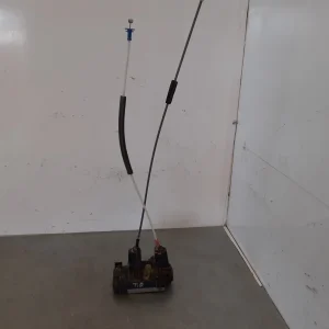 Cerradura puerta trasera derecha opel zafira a 24414135