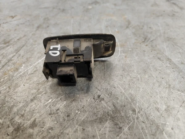 Mando elevalunas trasero derecho   848100f010 - Imagen 2
