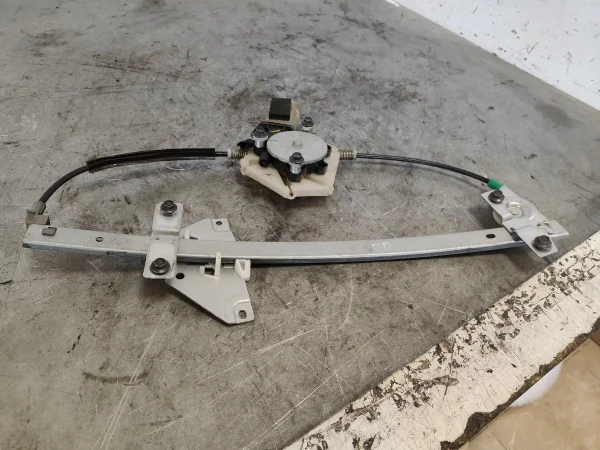 Elevalunas delantero derecho volvo v40 familiar