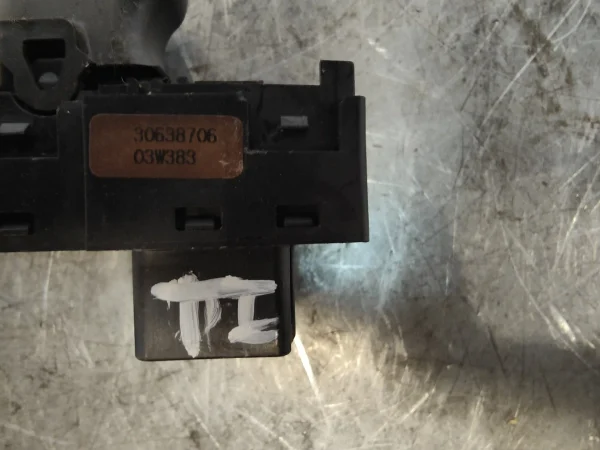Mando elevalunas trasero izquierdo volvo v40 familiar 30638706 - Imagen 2