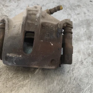 Pinza de freno delantera izquierda