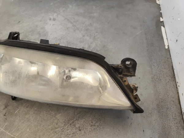 Faro derecho opel vectra b berlina 90586845 - Imagen 5